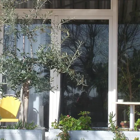 Hotel Petit 3*