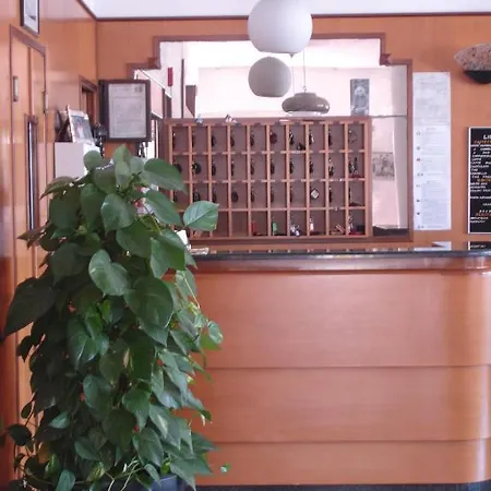 Hotel Petit 3*